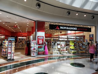 Mondadori Bookstore