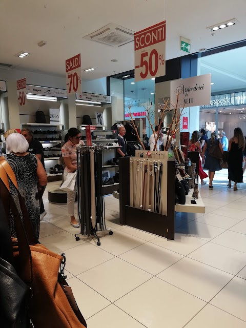 NEED Store | Scarpe Online | Centro Commerciale Campania