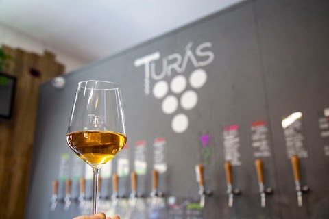 Turàs - Cantina Liquida