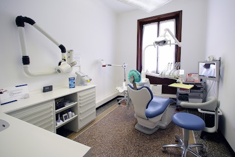 Dott. Paolo Pernthaler Studio Dentistico