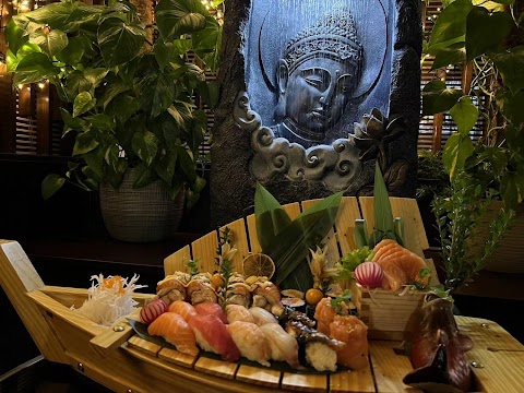 Famoso Sushi Asian Restaurant