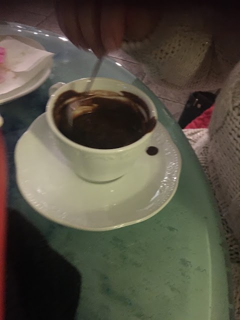 Caffè in Piazza, Pia