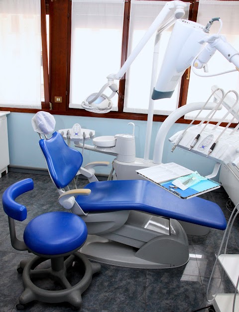 Studio Dentistico Dr. Perini Maurizio - Dentista Saronno