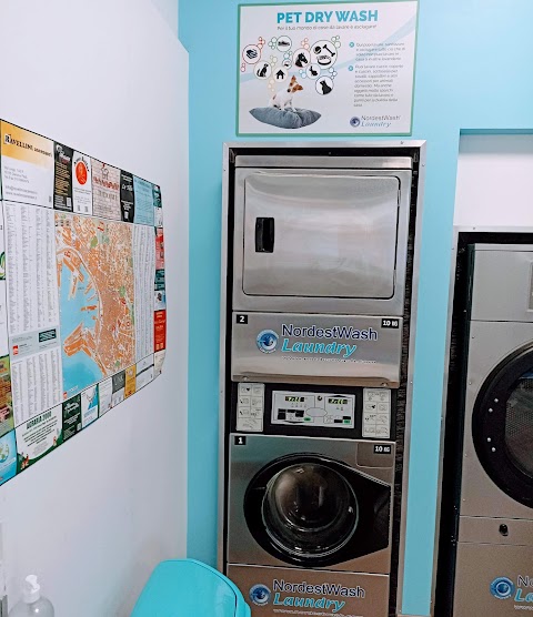 Lavanderia self LAUNDRY ROOM