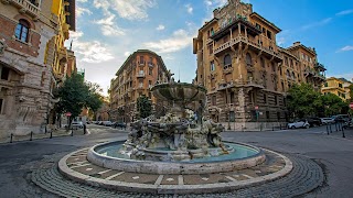 Fontana delle Rane