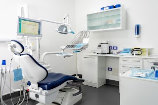 SKYDENTAL 3D - EUR/Montagnola - Ambulatorio Odontoiatrico