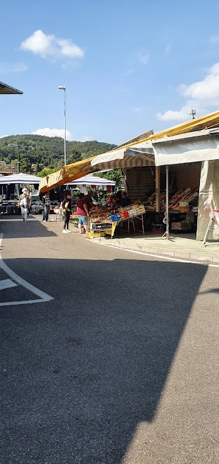 Mercato di Salò - Market Square - Marktplatz