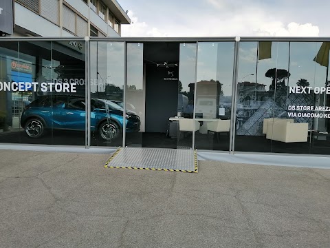 DS STORE AREZZO