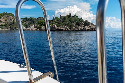 Escursioni in Barca a Taormina e Isola Bella - La Rosa dei Venti Giardini Naxos