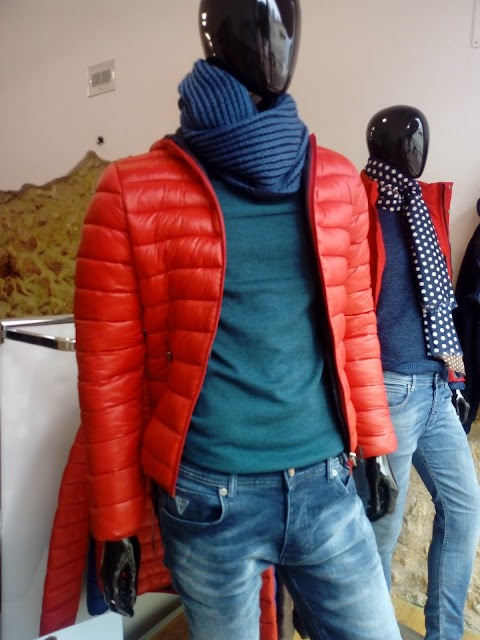 PROIBITO jeans store