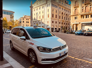 Taxi - Piazza Garibaldi