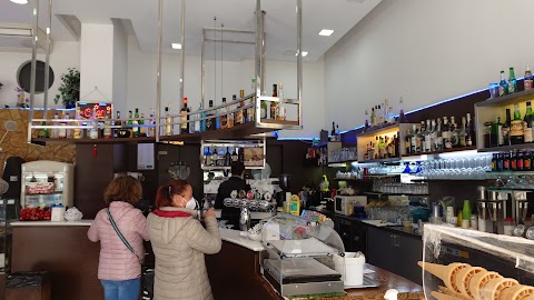 Dolcezze Snc Gelateria Snack Bar