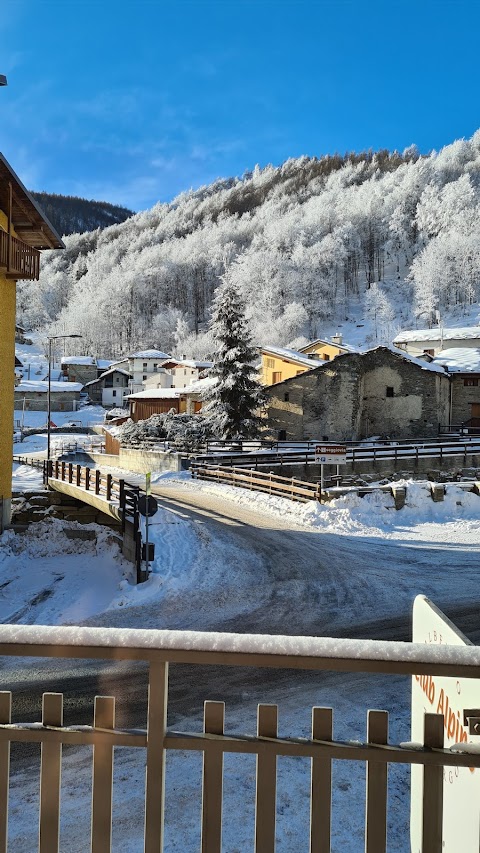 Albergo Club Alpino Di Curti S.N.C.