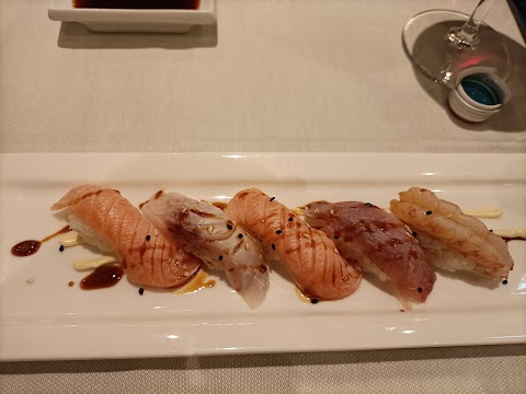 Ayì fusion sushi restaurant