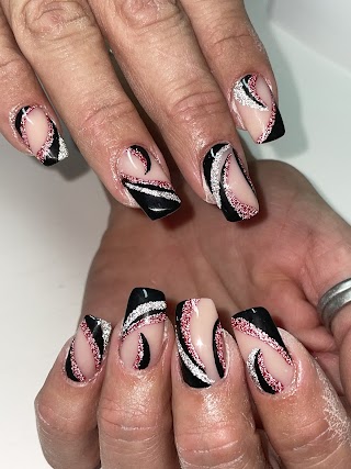 Kiki Nails