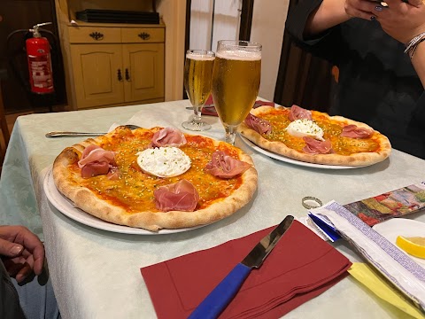 Al Carel Pizzeria Di Gessica Porta