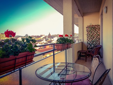 City View Maso Apartment - Breathtaking Balcony overlooking the city