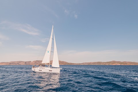 Invictus Sicily noleggio barche a vela ISOLE EOLIE sail charter