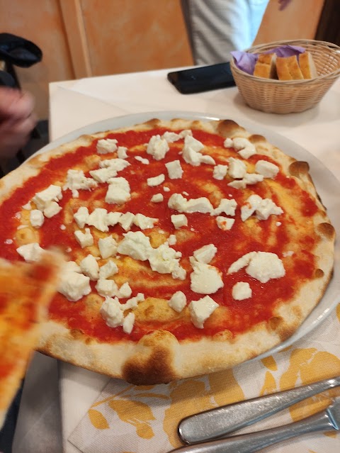 Pizzeria Luna Rossa 2