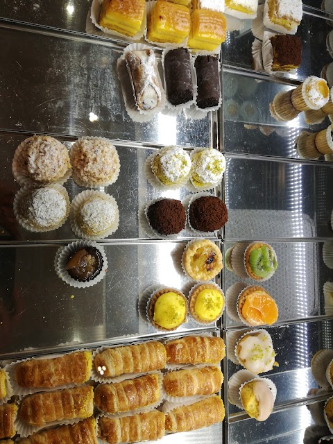 Pasticceria Chocolat Cafe' Di Putelli Andrea