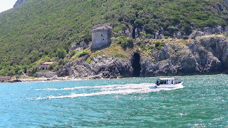 ESCURSIONI IN BARCA ALLE GROTTE DEL CIRCEO - PESCATURISMO "IL DELFINO"