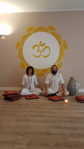 ACCADEMIA DI YOGA HIMALAYA