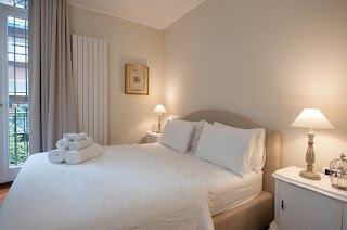Thea Monza Bed & Luxury