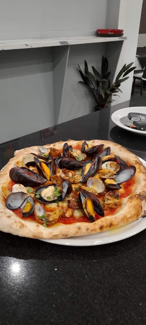 Pizzeria A' Luna Rossa