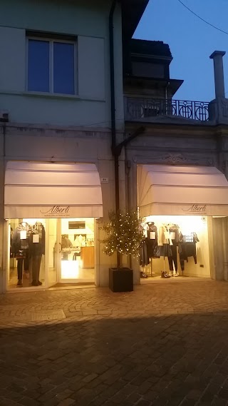 Boutique Alberti Erna Gaupties In Alberti Alberti Sport Boutique