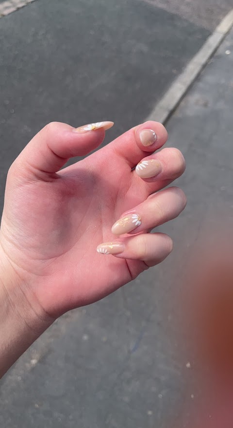 Diamond Nails ( Formally Known As that Nail place)