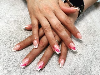 Quynh's Nails & Beauty