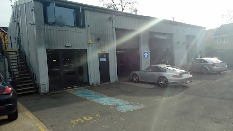 Nash Mills MOT & Eurorepar Car Service Centre