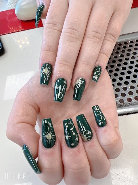 Helen’s Nails & Beauty