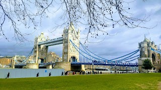 Potters Fields Park