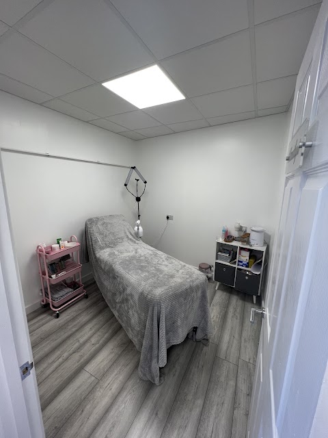 Phoenix Nails & Wellness, Coventry