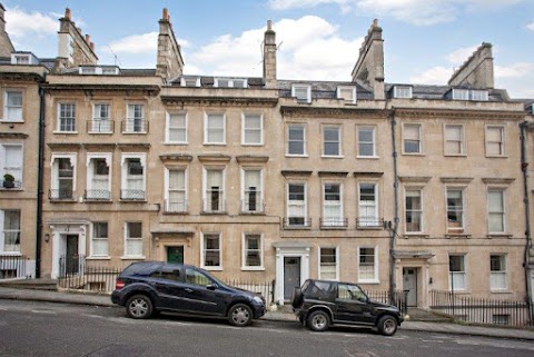 Bath Holiday Rentals - Russel Garden Apartment