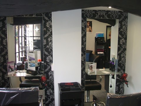 Laurajames Hair Salon Ltd