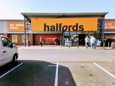 Halfords - Wallasey