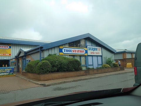 Screwfix Woodley