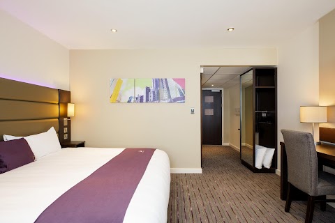 Premier Inn Huddersfield North hotel