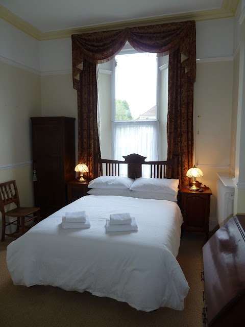 The Elms Guest House Bristol