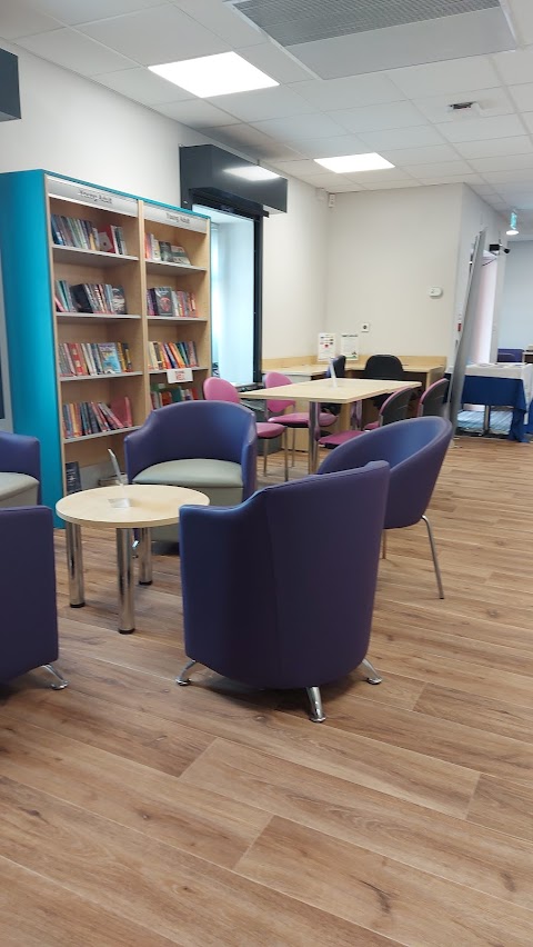 Aveley Community Hub and Library