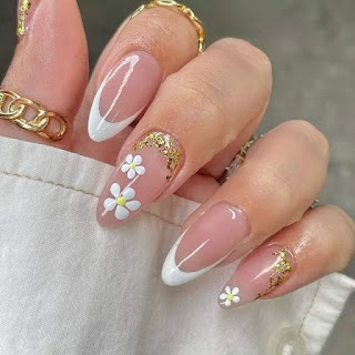 Hairology & Nails Beauty