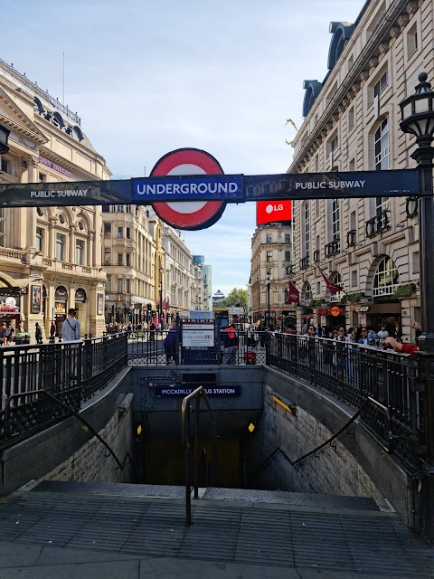 Piccadilly Circus