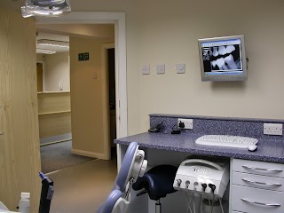 Bax Dental & Implant Centre
