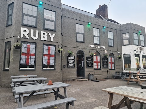 RUBY Pub & Hotel