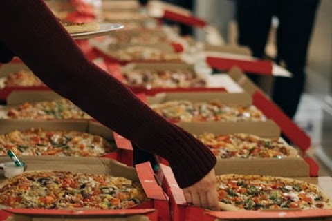 Pizza Deals For Large Groups