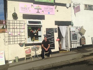 Honey B's Tearooms & Takeaway