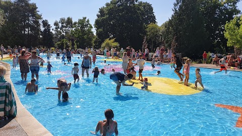 Stoke Park Paddling Pool