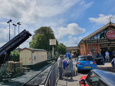 Dartmouth Steam Railway - (Paignton, Station)